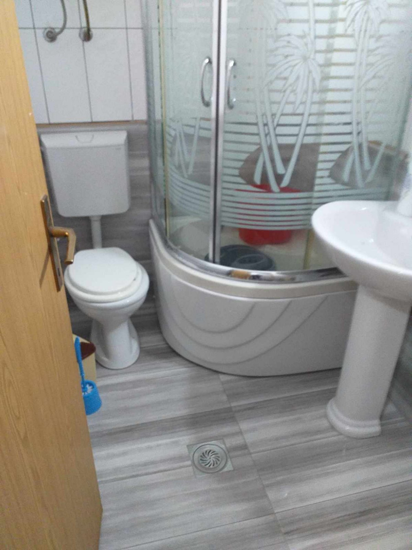 Banesë me qira 1+1 në Qendër banesë/apartment në Prishtinë