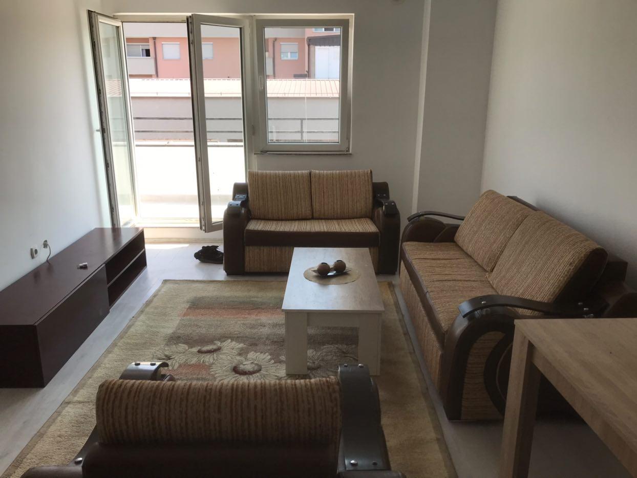 Banesë me qira 2+1 në Fushë Kosovë banesë/apartment në Fushë Kosovë