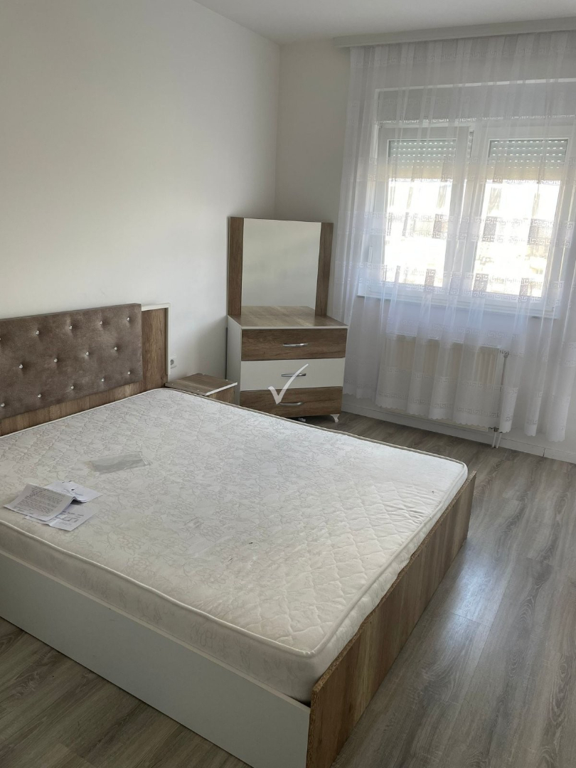 Banesë me qira 1+1 në Kalabri (Emshir) banesë/apartment në Kalabria