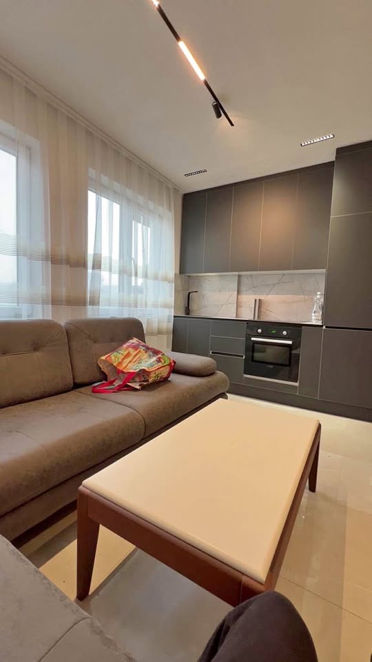 Banesë me qira 1+1 në Qendër banesë/apartment në Prishtinë