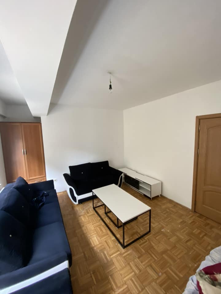 Banesë me qira 1+1 në Qendër banesë/apartment në Prishtinë