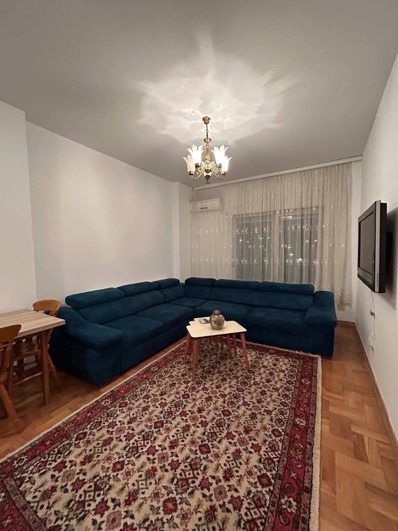 Banesë me qira 1+1 në Bregun e Diellit banesë/apartment në Bregu i Diellit