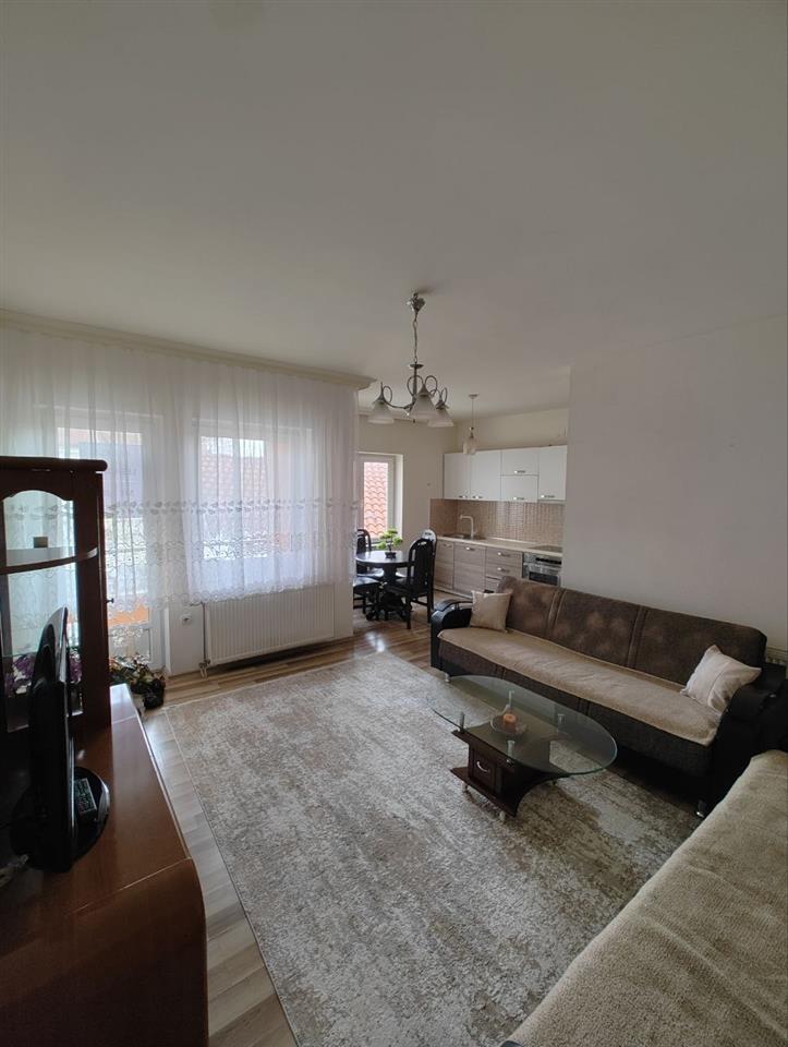 Banesë me qira 1+1 në Qendër banesë/apartment në Prishtinë