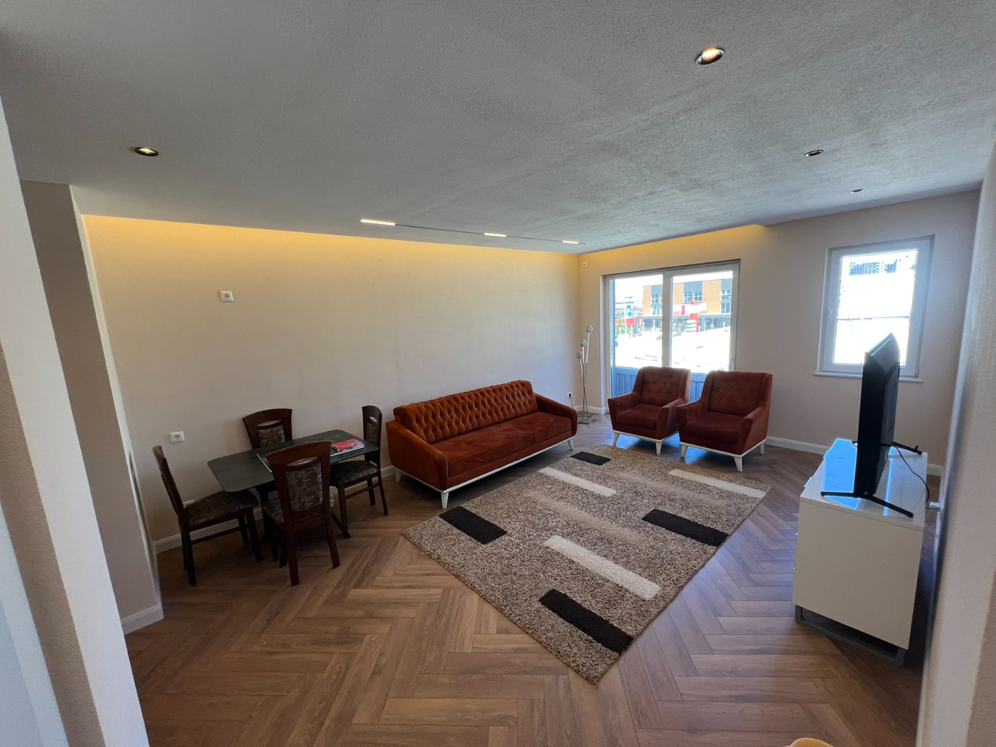 Banesë me qira 2+1 në Veternik banesë/apartment në Prishtinë