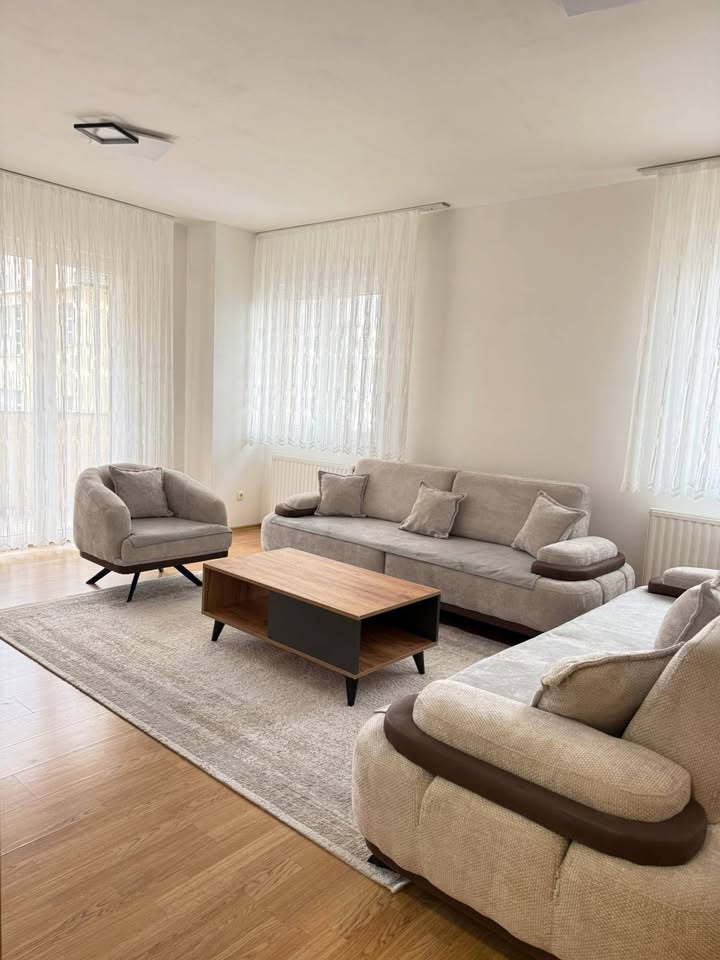 Banesë me qira 2+1 në Bregun e Diellit banesë/apartment në Prishtinë