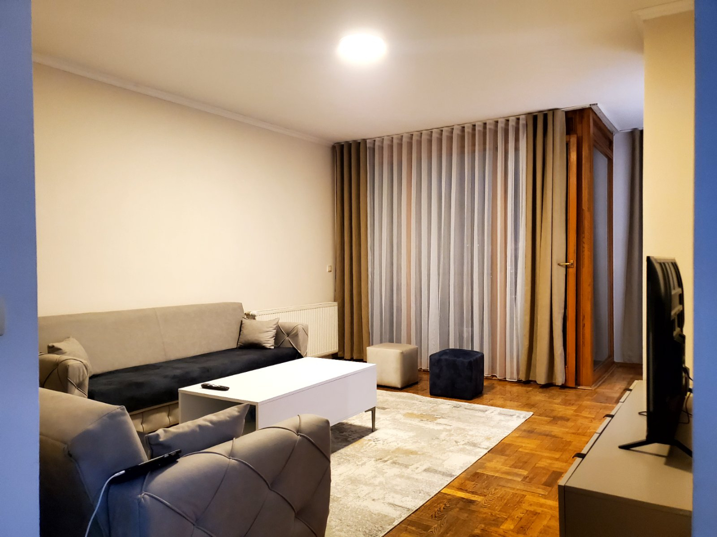 Banesë me qira 2+1 në Kalabri (Emshir) banesë/apartment në Prishtinë