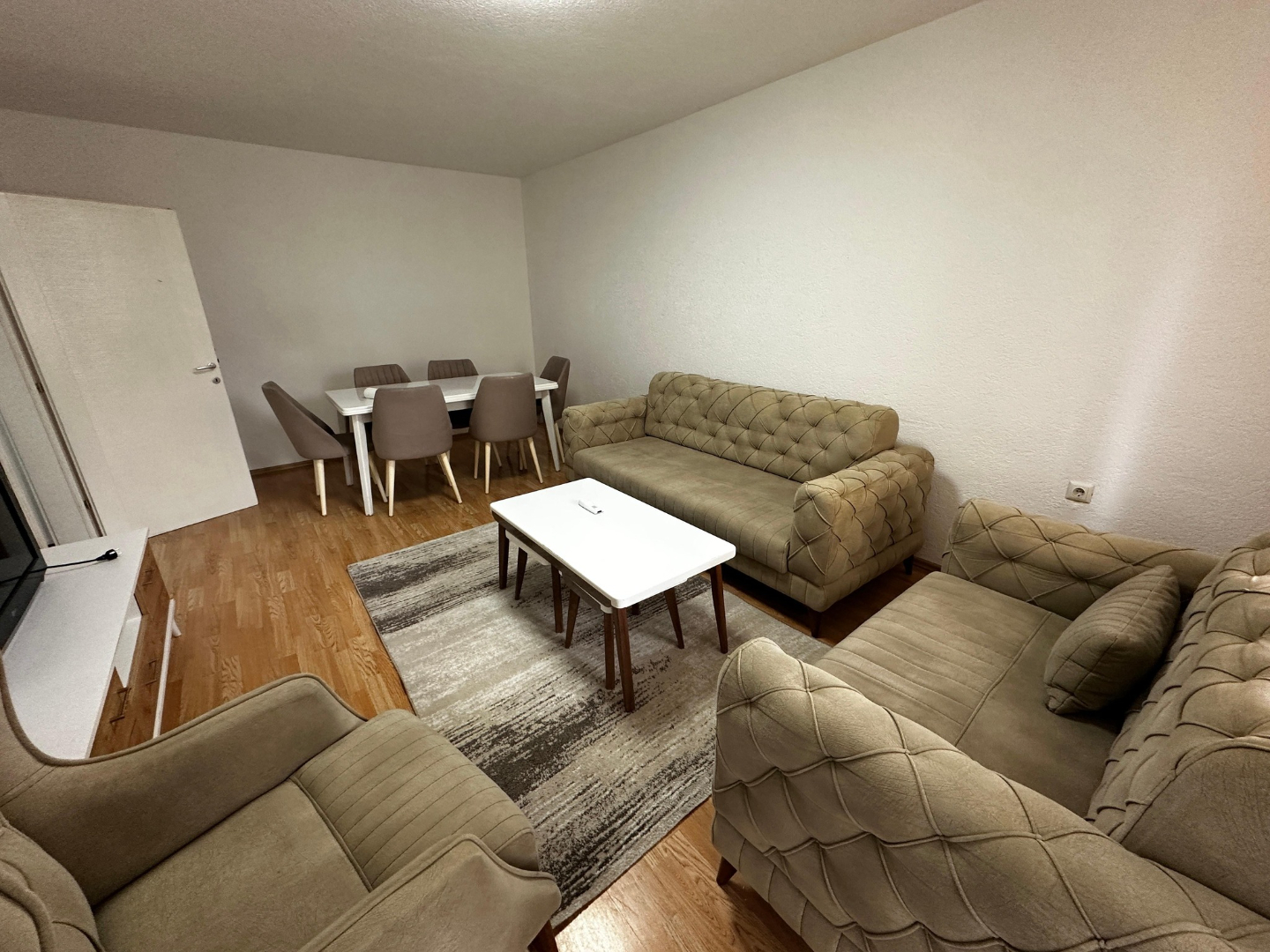 Banesë me qira 2+1 në Bregun e Diellit banesë/apartment në Prishtinë