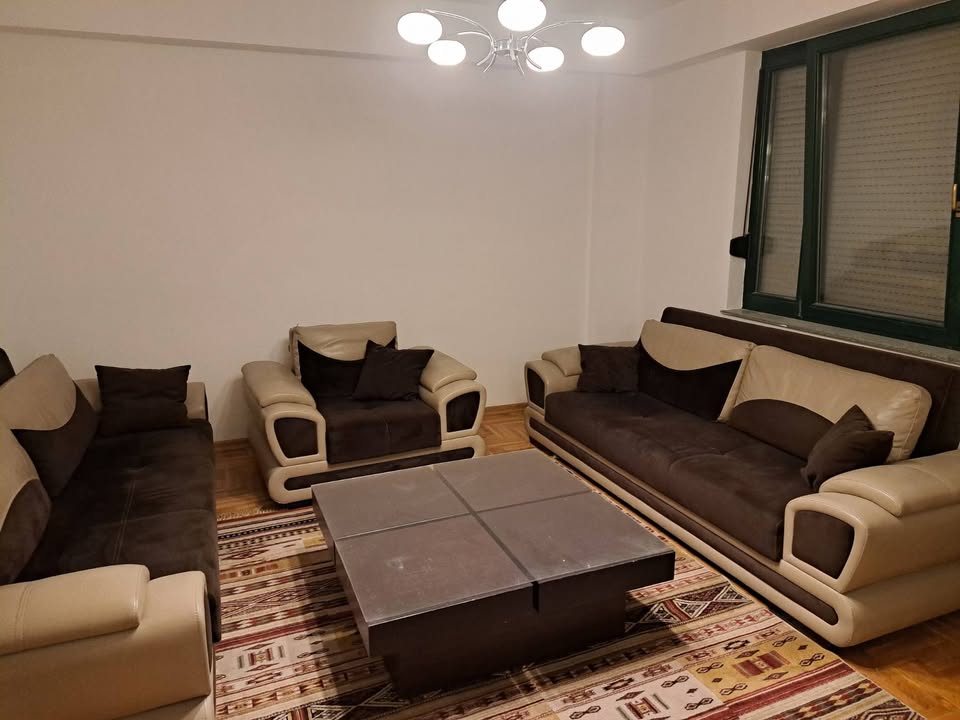 Banesë me qira 1+1 në Kalabri (Emshir) banesë/apartment në Prishtinë