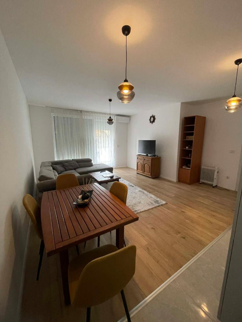 Banesë me qira 1+1 në Rrugën C banesë/apartment në Prishtinë