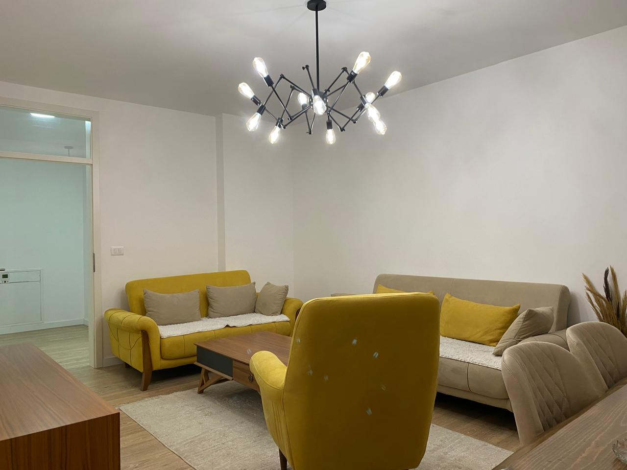 Banesë me qira 2+1 në Rrugën C banesë/apartment në Prishtinë