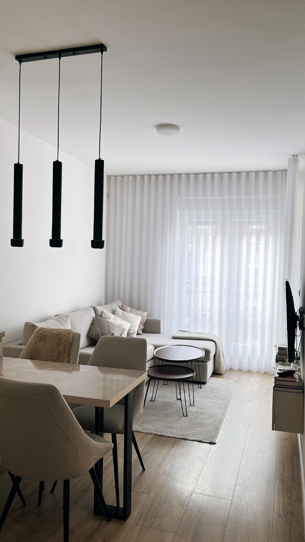 Banesë me qira 1+1 në Rrugën C banesë/apartment në Prishtinë