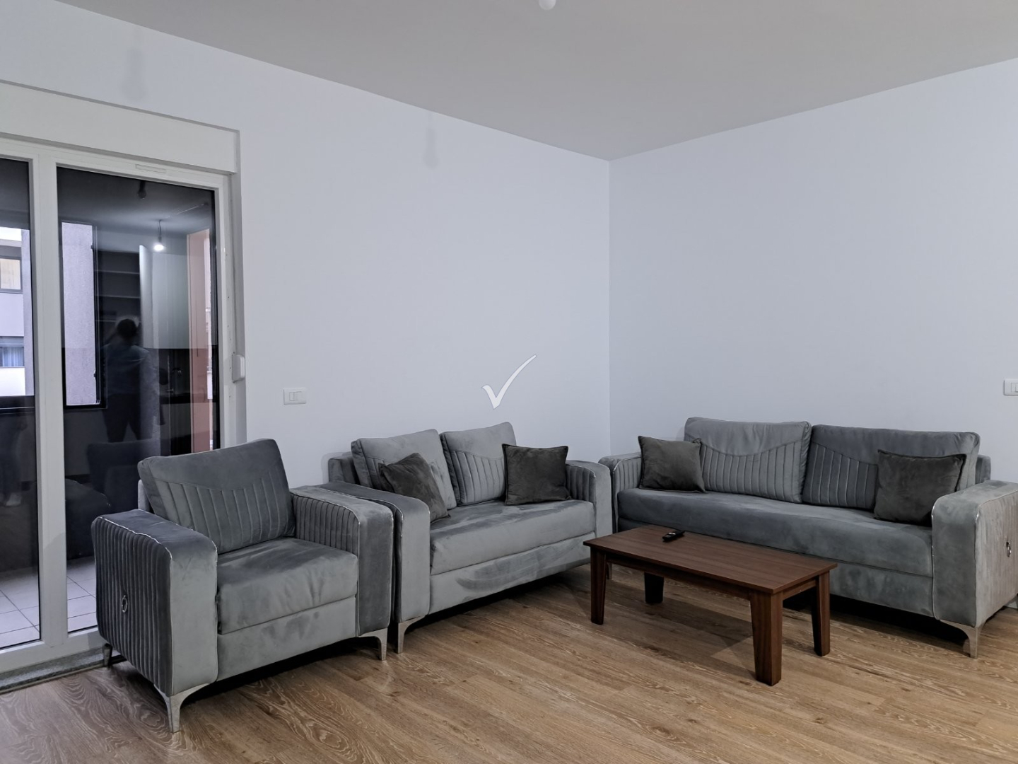 Banesë me qira 2+1 në Rrugën C banesë/apartment në Prishtinë