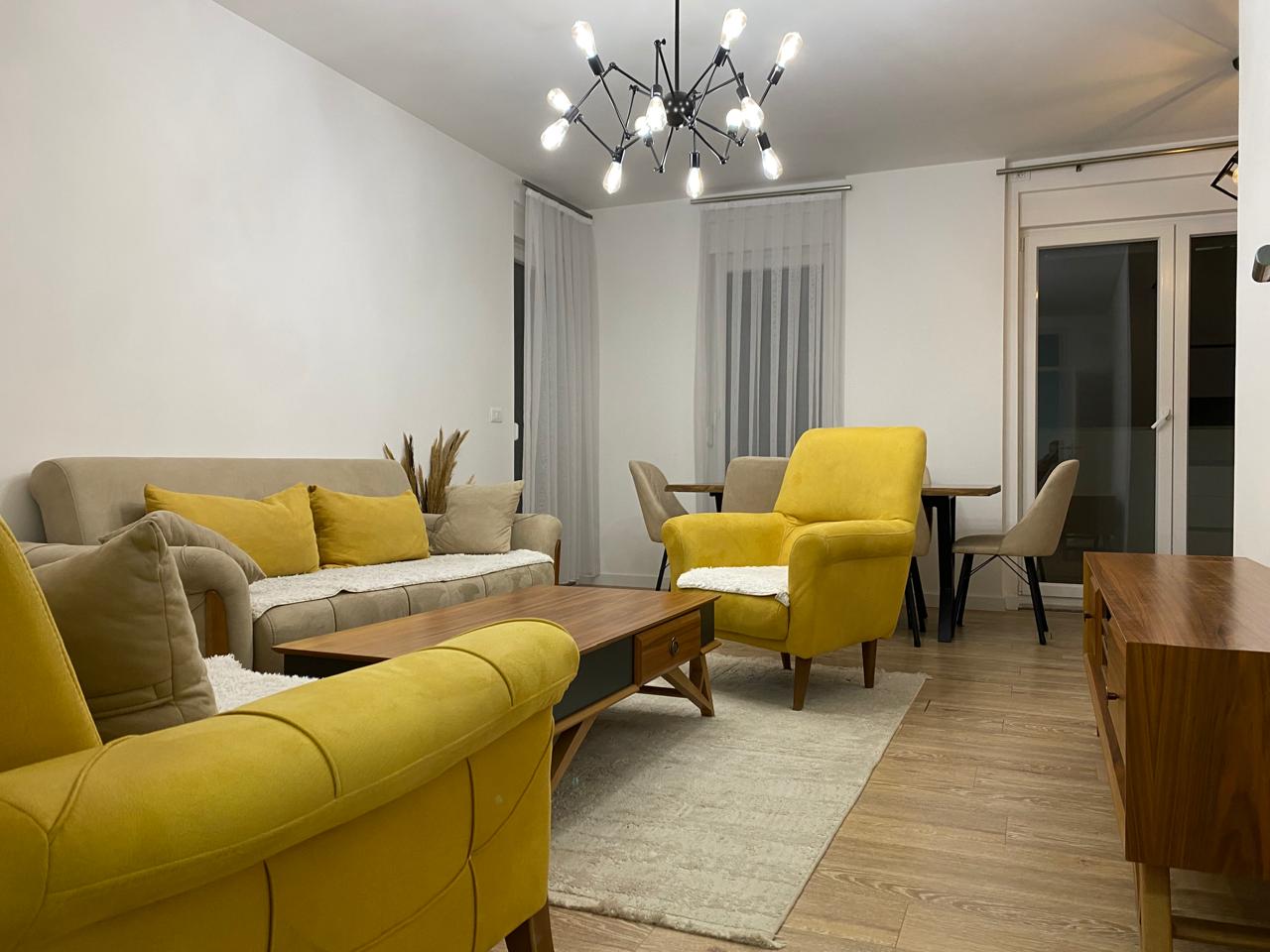 Banesë me qira 2+1 në Rrugën C banesë/apartment në Prishtinë
