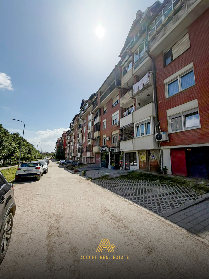 Banesa në shitje në rr.B  banesë/apartment në Rruga B
