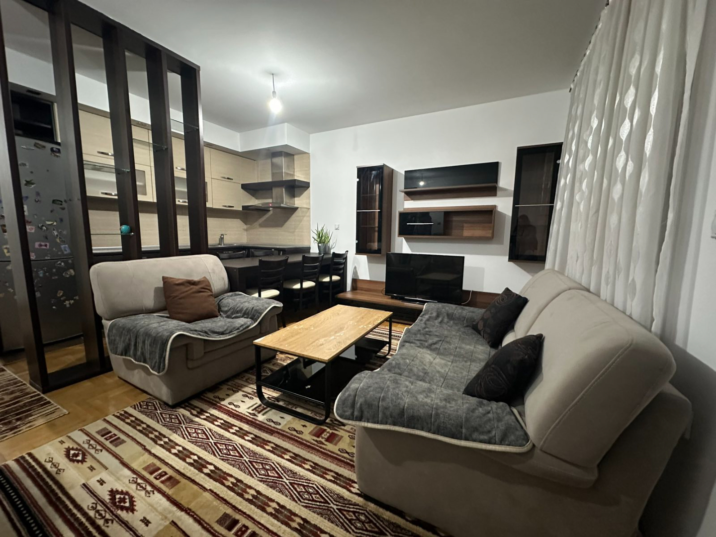 Banesë me qira 1+1 në Rrugën B banesë/apartment në Prishtinë