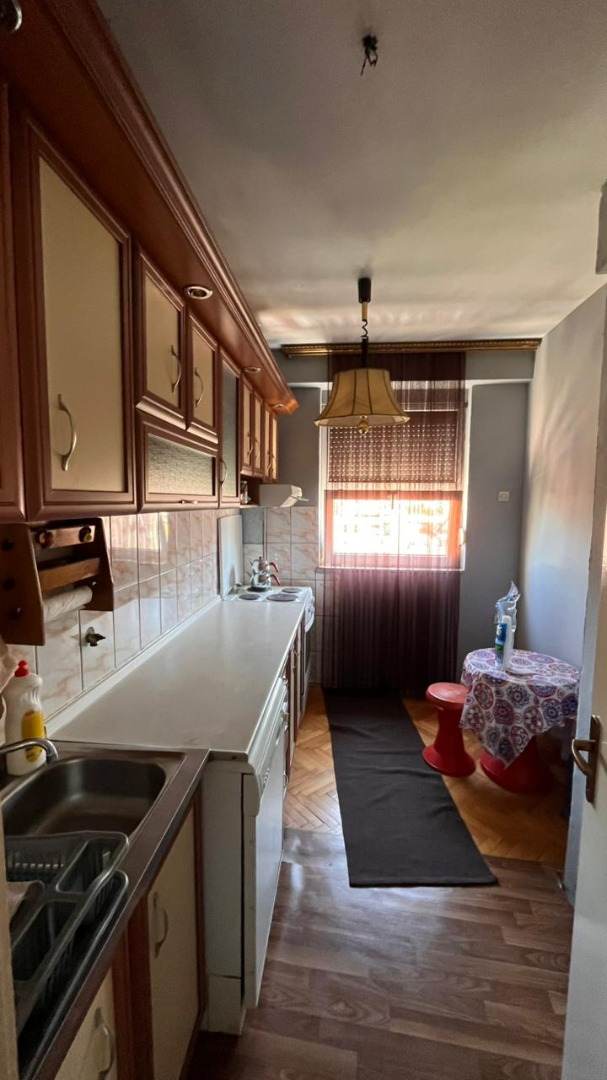 Banesa leshohet me qera, ne qender te Prizrenit. banesë/apartment në Prizren