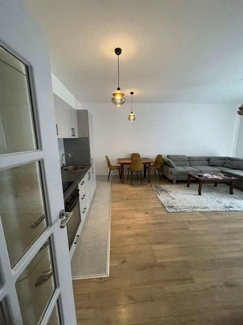 Banesë me qira 1+1 në Rrugën C banesë/apartment në Prishtinë