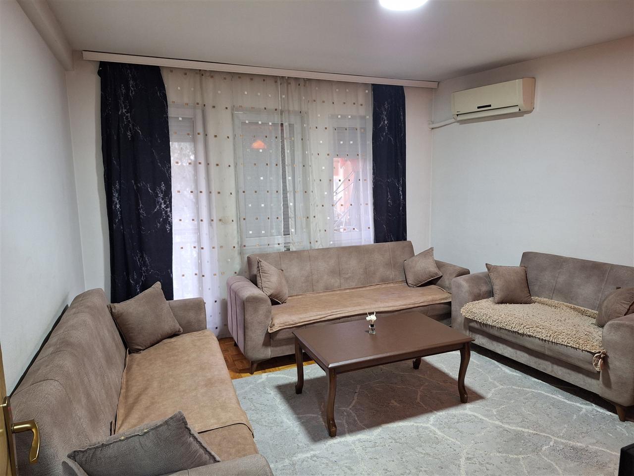 Banesë me qira 1+1 në Qendër banesë/apartment në Prishtinë