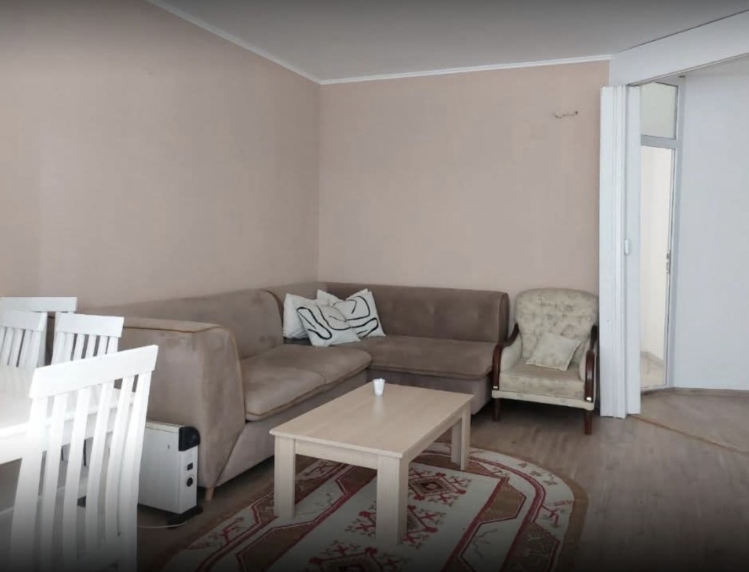 Banesë me qira 2+1 në Qendër banesë/apartment në Prishtinë