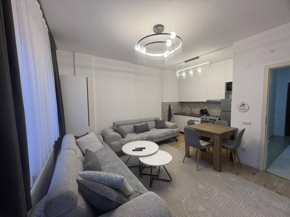 Banesë me qira 1+1 në Qendër banesë/apartment në Prishtinë