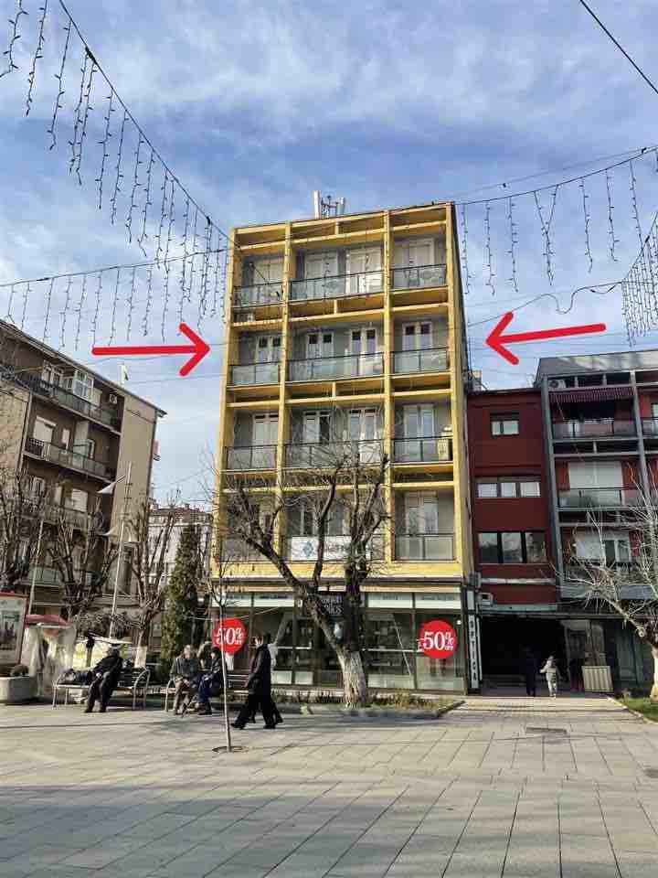 Ofrohet zyre me qira në qendër Sheshi Nënë Terez zyre në Kosovë