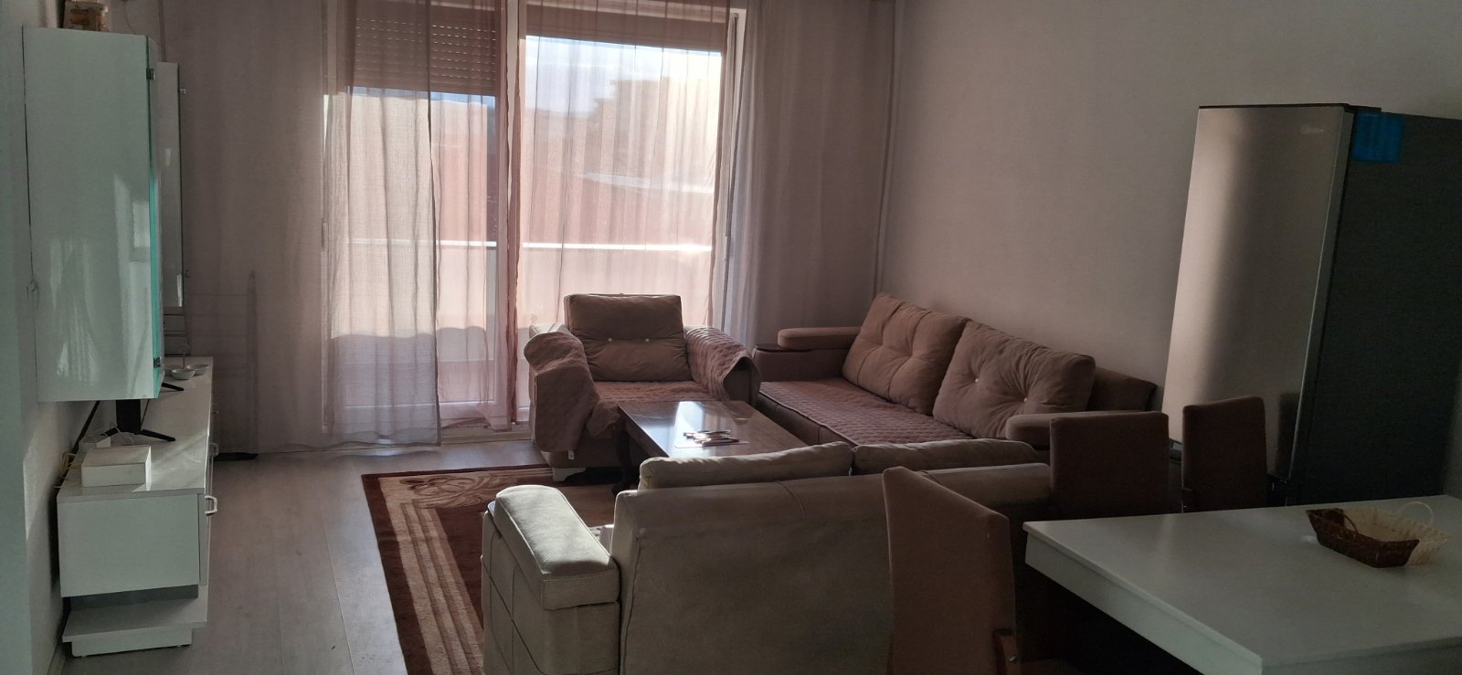 Banesë me qira 2+1 në Fushë Kosovë banesë/apartment në Prishtinë