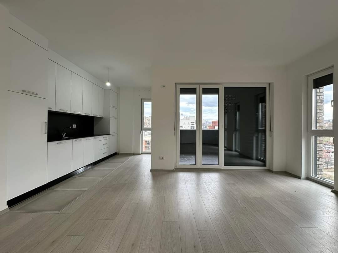 Banesë (Zyrë) me qira në Lagjen Prishtina e Re banesë/apartment në Prishtinë
