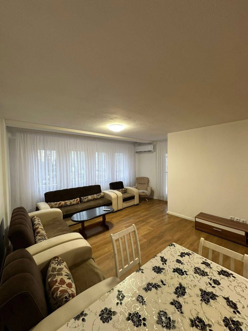Banesë me qira 2+1 në Parkun e Qytetit banesë/apartment në Prishtinë