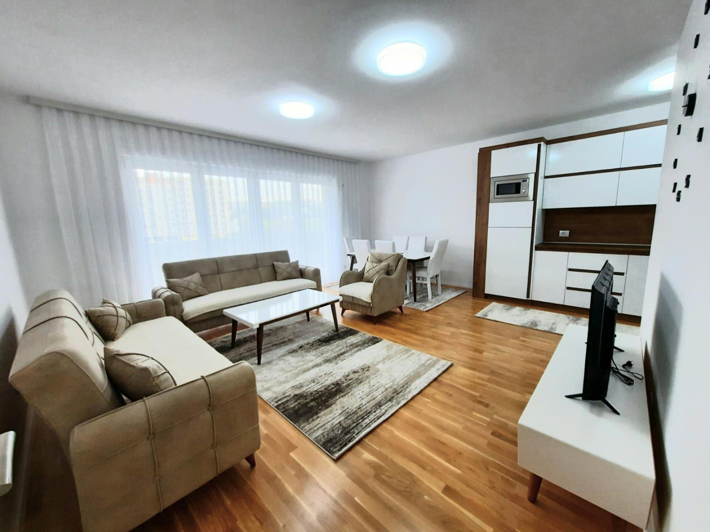 Banesë me qira 2+1 në Lagjen Prishtina e Re banesë/apartment në Prishtinë