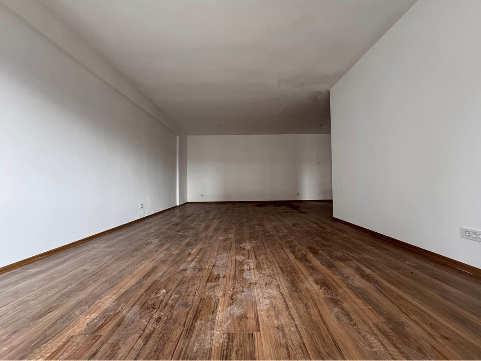 Banesë në shitje në Lagjen Prishtina e Re banesë/apartment në Prishtinë