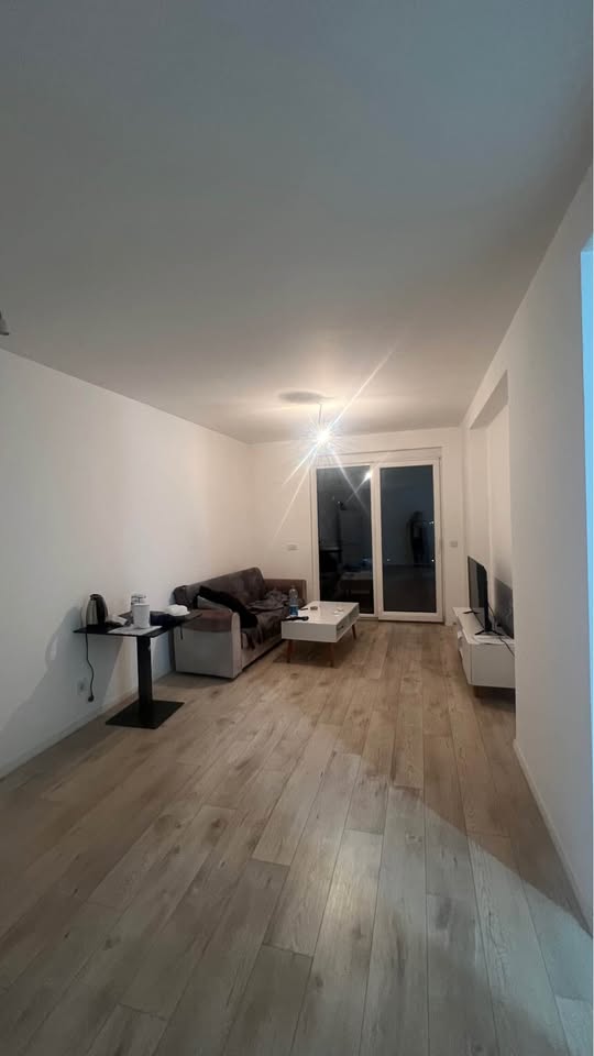 Banesë (Zyrë) me qira në Lagjen Prishtina e Re banesë/apartment në Prishtinë