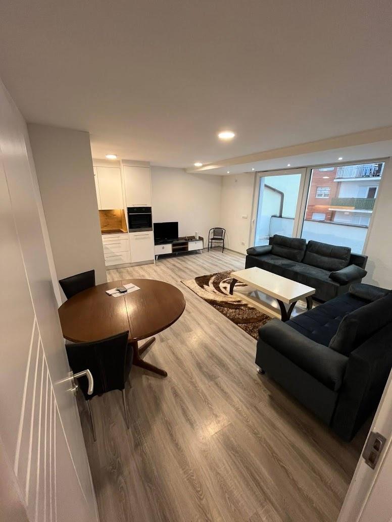 Banesë (Penthouse) me qira në Lagjen e Spitalit banesë/apartment në Prishtinë