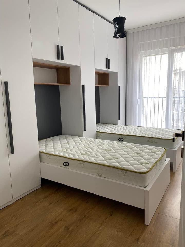 Banesë me qira 2+1 në Rrugën C banesë/apartment në Rruga B