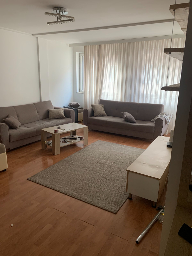 Banesë me qira 1+1 në Qendër banesë/apartment në Prishtinë