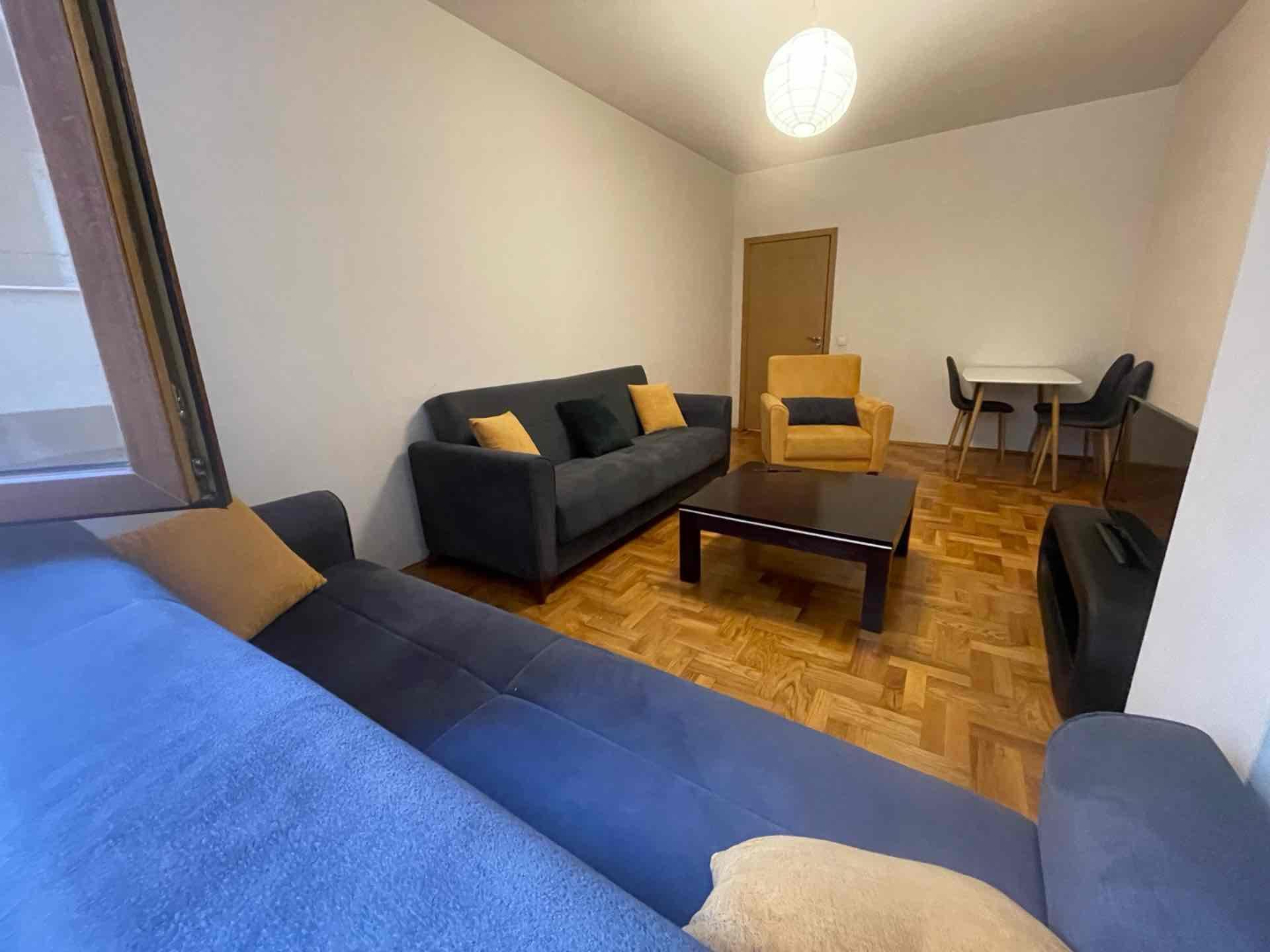 Banesë me qira 1+1 në Qendër banesë/apartment në Prishtinë