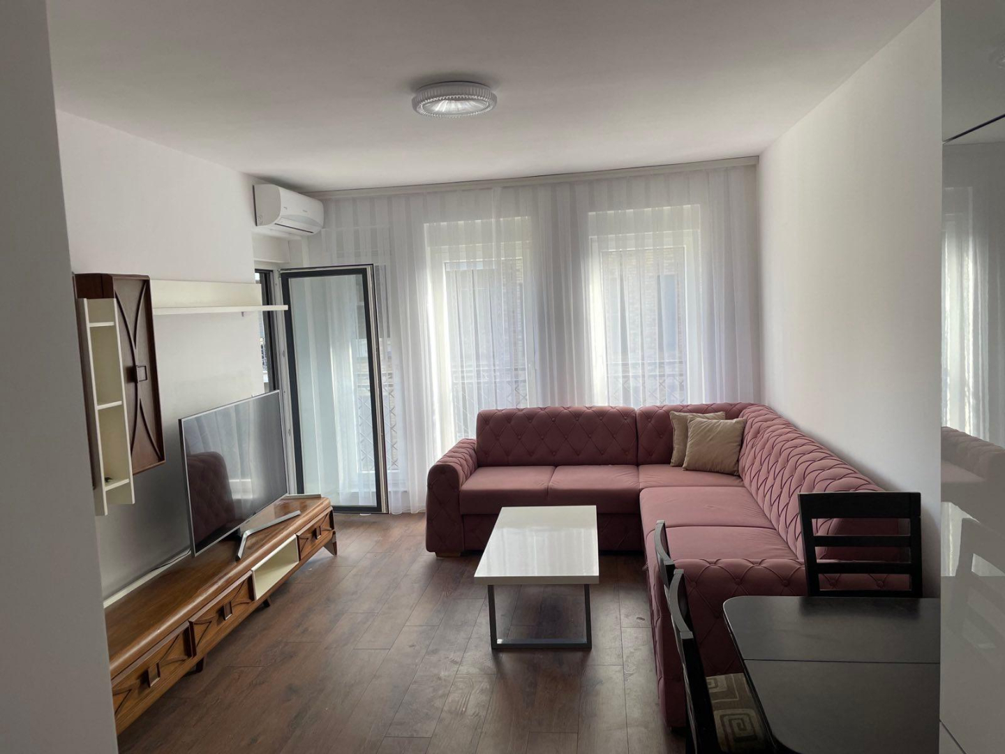 Banesë me qira 1+1 në Arbëri (Dragodan) banesë/apartment në Arbëria