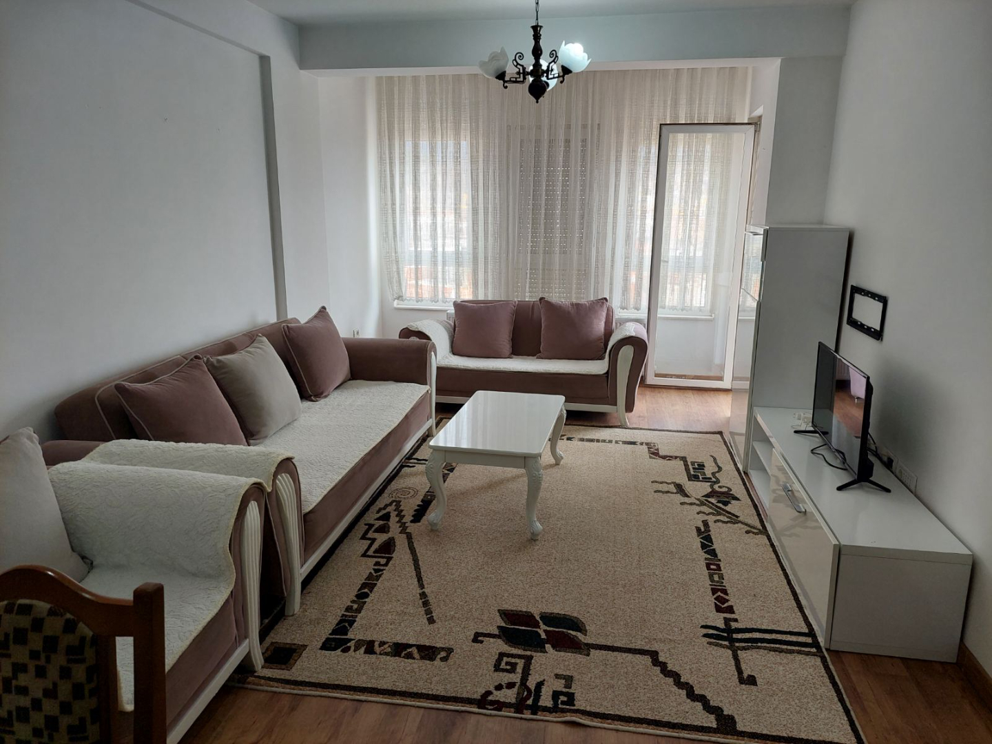 Banesë me qira 2+1 në Bregun e Diellit banesë/apartment në Prishtinë