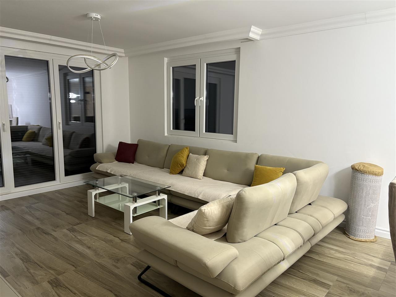 Shtëpi në shitje në Fushë Kosovë banesë/apartment në Fushë Kosovë