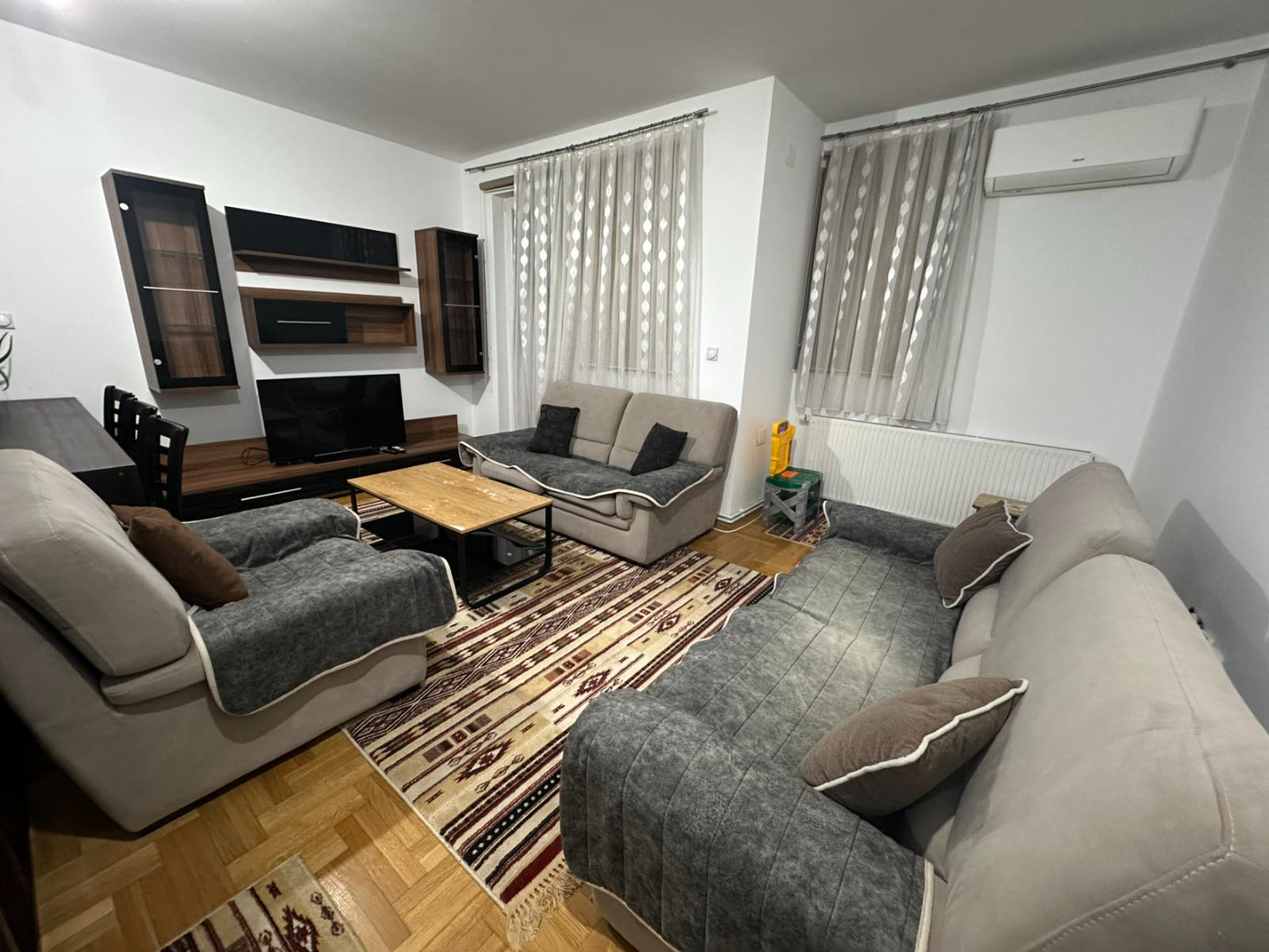 Banesë me qira 1+1 në Rrugën B banesë/apartment në Prishtinë