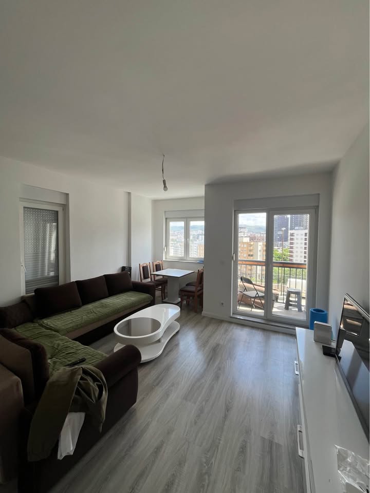 Banesë me qira 1+1 në Kalabri (Emshir) banesë/apartment në Kalabria