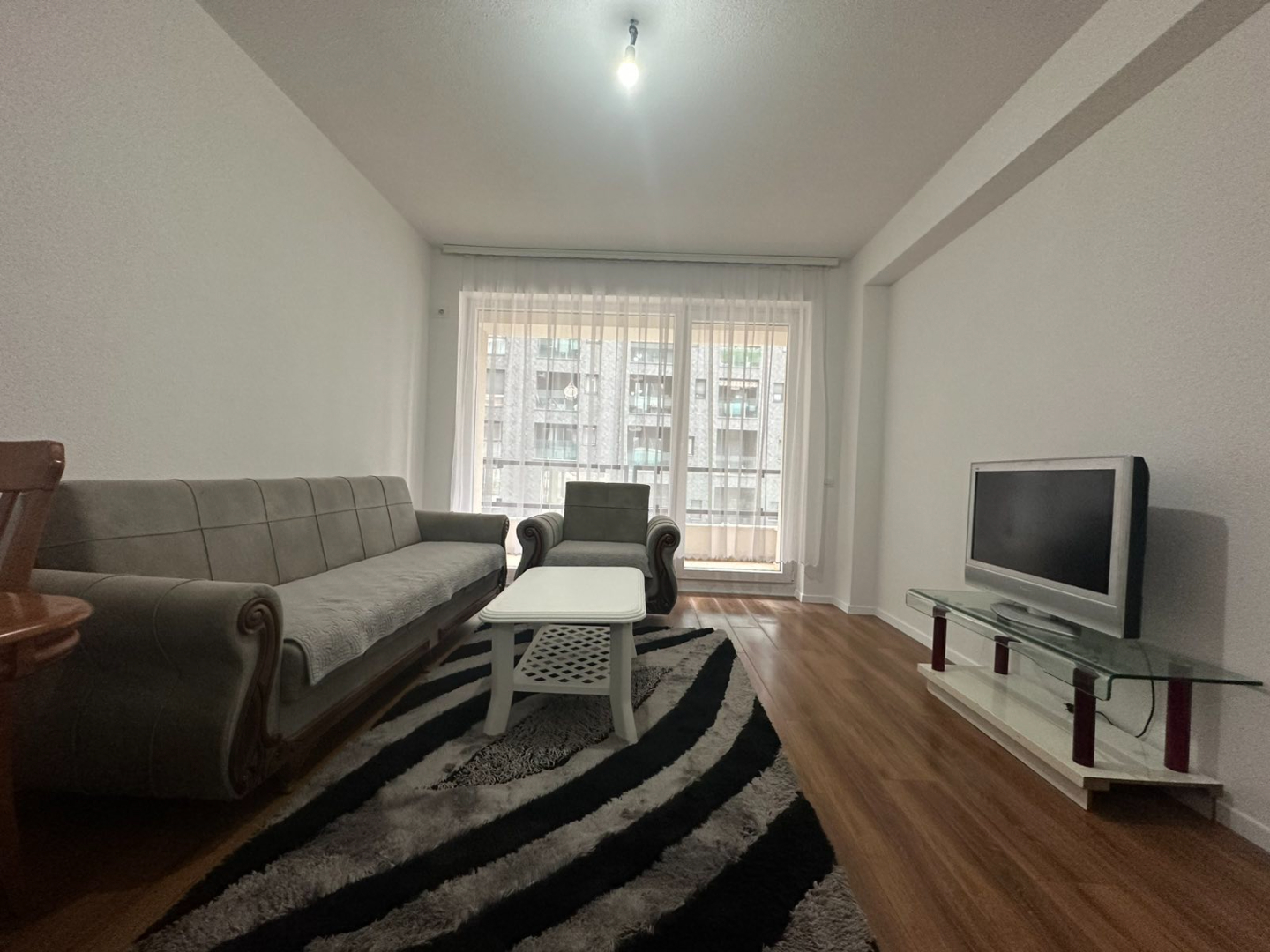 Banesë me qira 1+1 në Rrugën C banesë/apartment në Prishtinë