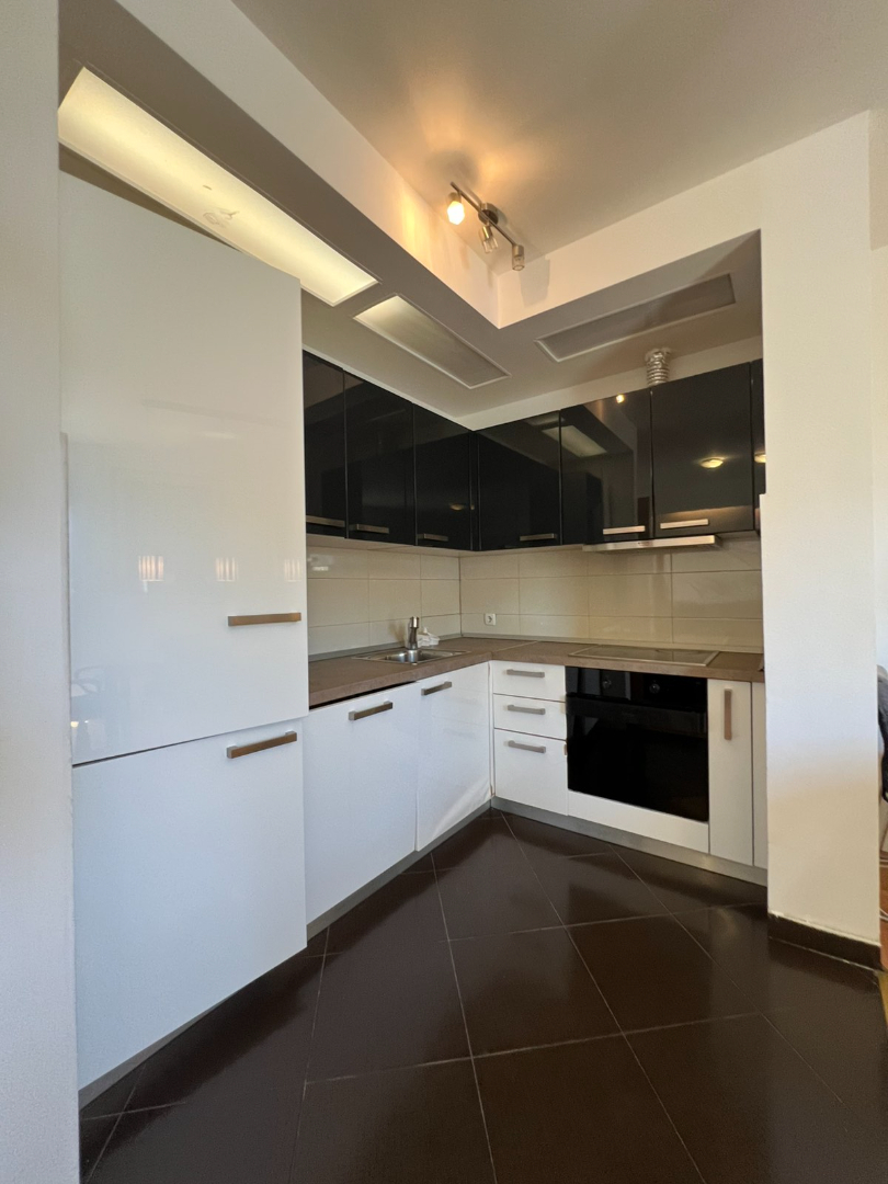 Banesë me qira 2+1 në Matin 1 banesë/apartment në Prishtinë