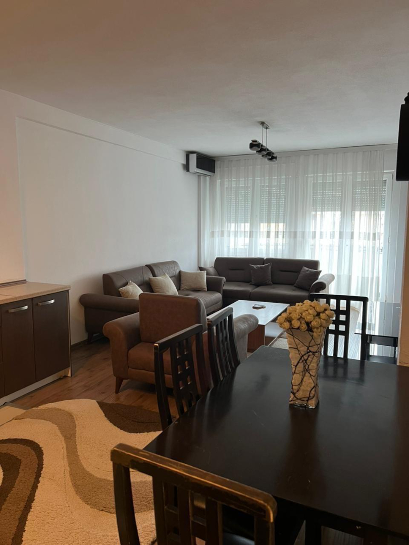 Banesë me qira 2+1 në Fushë Kosovë banesë/apartment në Prishtinë