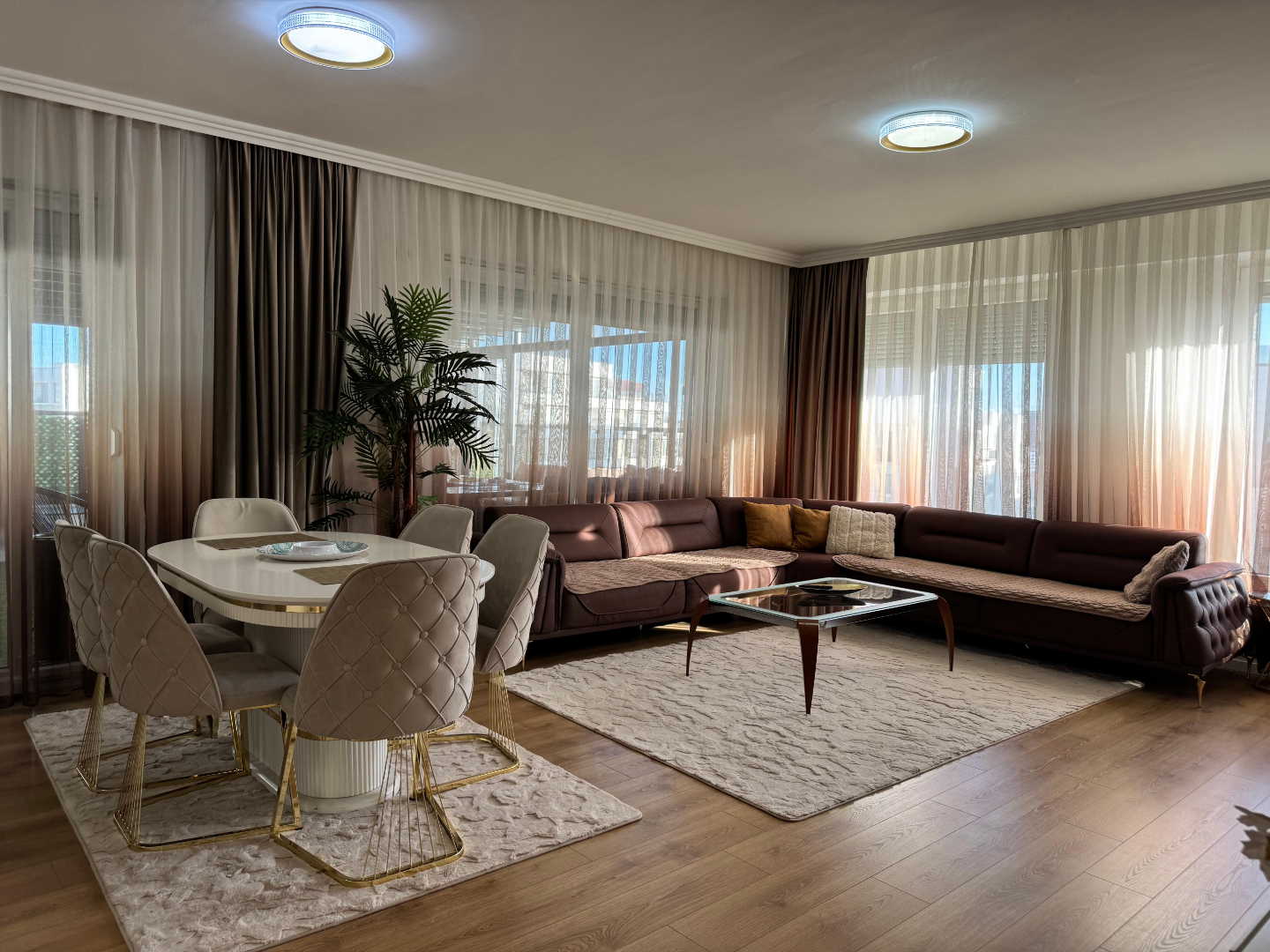 Penthouse me QIRA - Prishtinë banesë/apartment në Rruga B