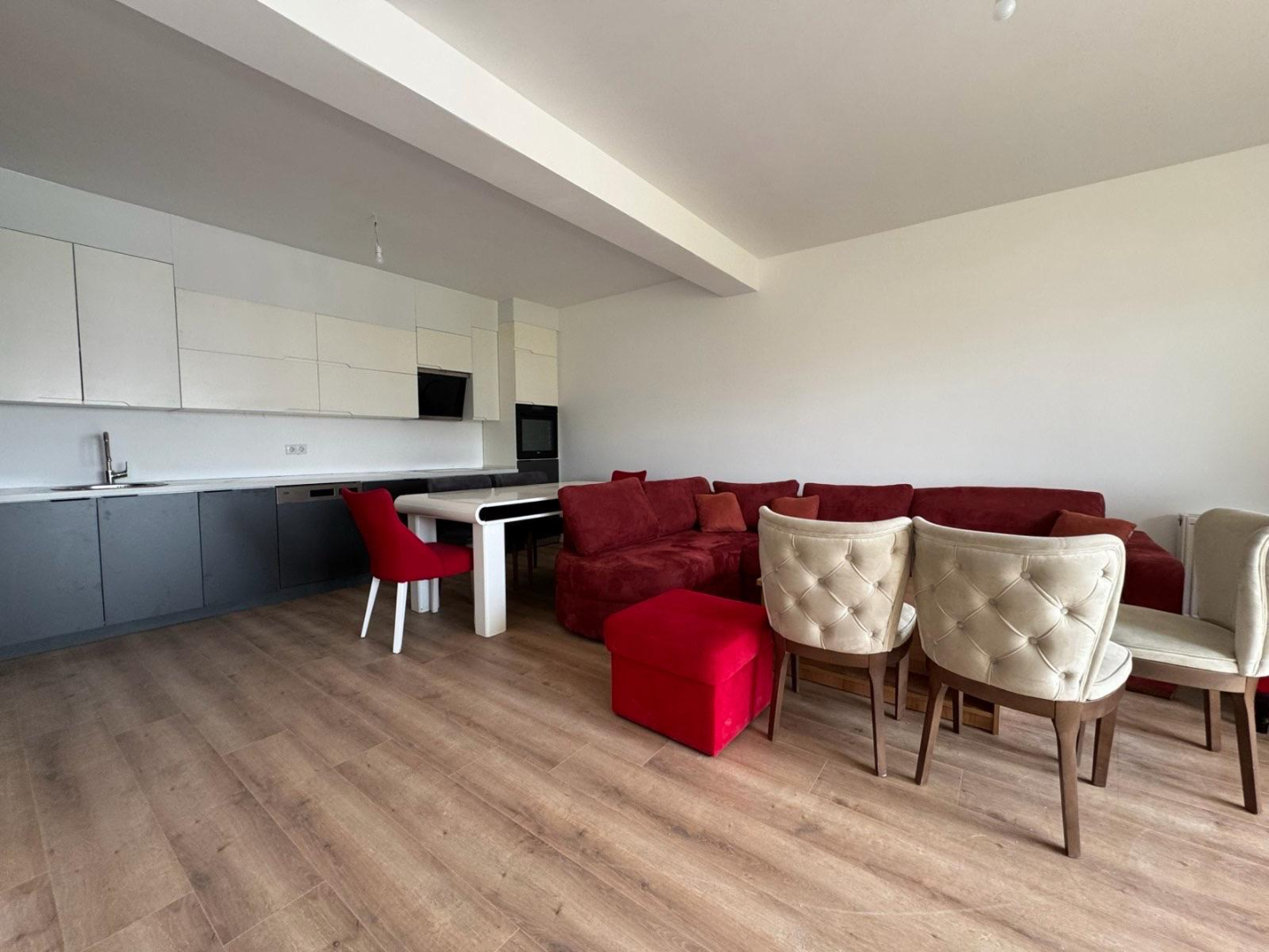 Banesë me qira 3+1 në Matin 1 banesë/apartment në Prishtinë