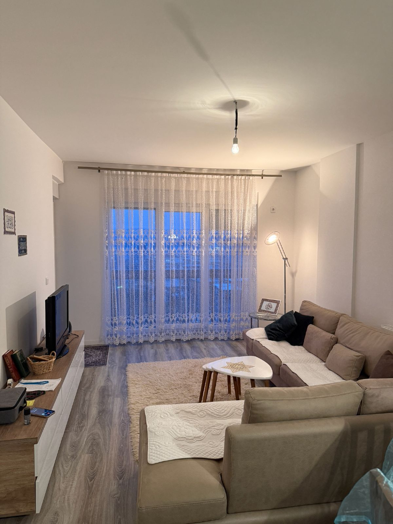 Banesë me qira 2+1 në Kalabri (Emshir) banesë/apartment në Prishtinë