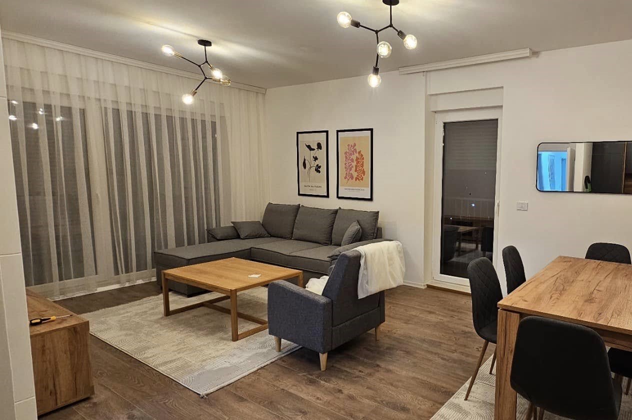 Banesë me qira 3+1 në Bregun e Diellit banesë/apartment në Prishtinë