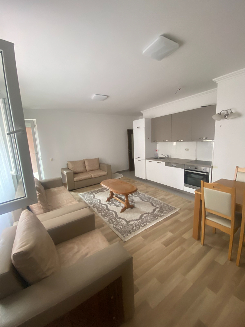 Banesë me qira 2+1 në Fushë Kosovë banesë/apartment në Prishtinë