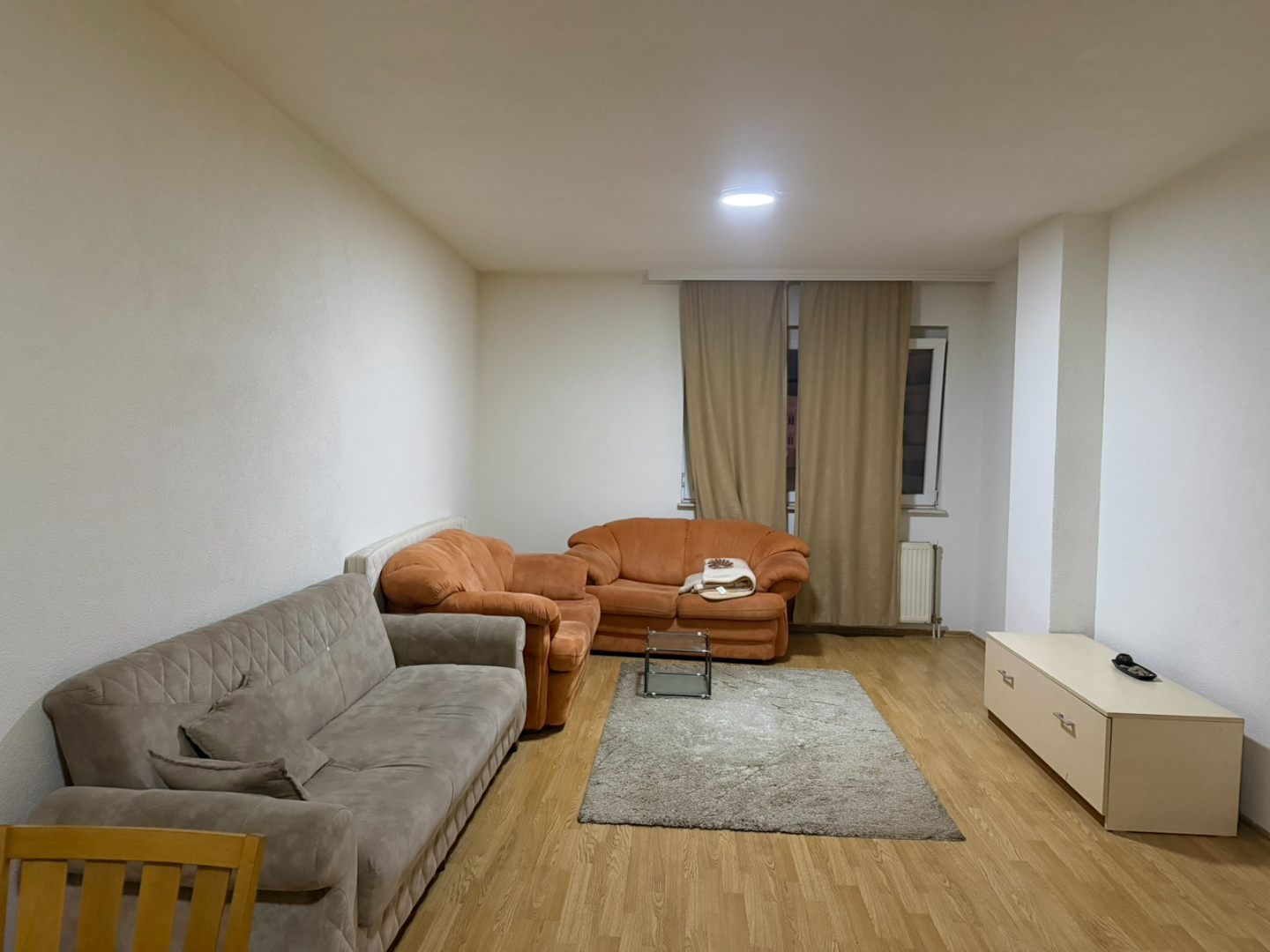 Banesë me qira 1+1 në Rrugën B banesë/apartment në Prishtinë