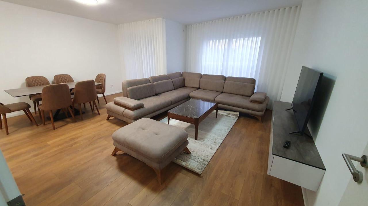 anesë me qira 2+1 në Lagjen Prishtina e Re banesë/apartment në Prishtinë